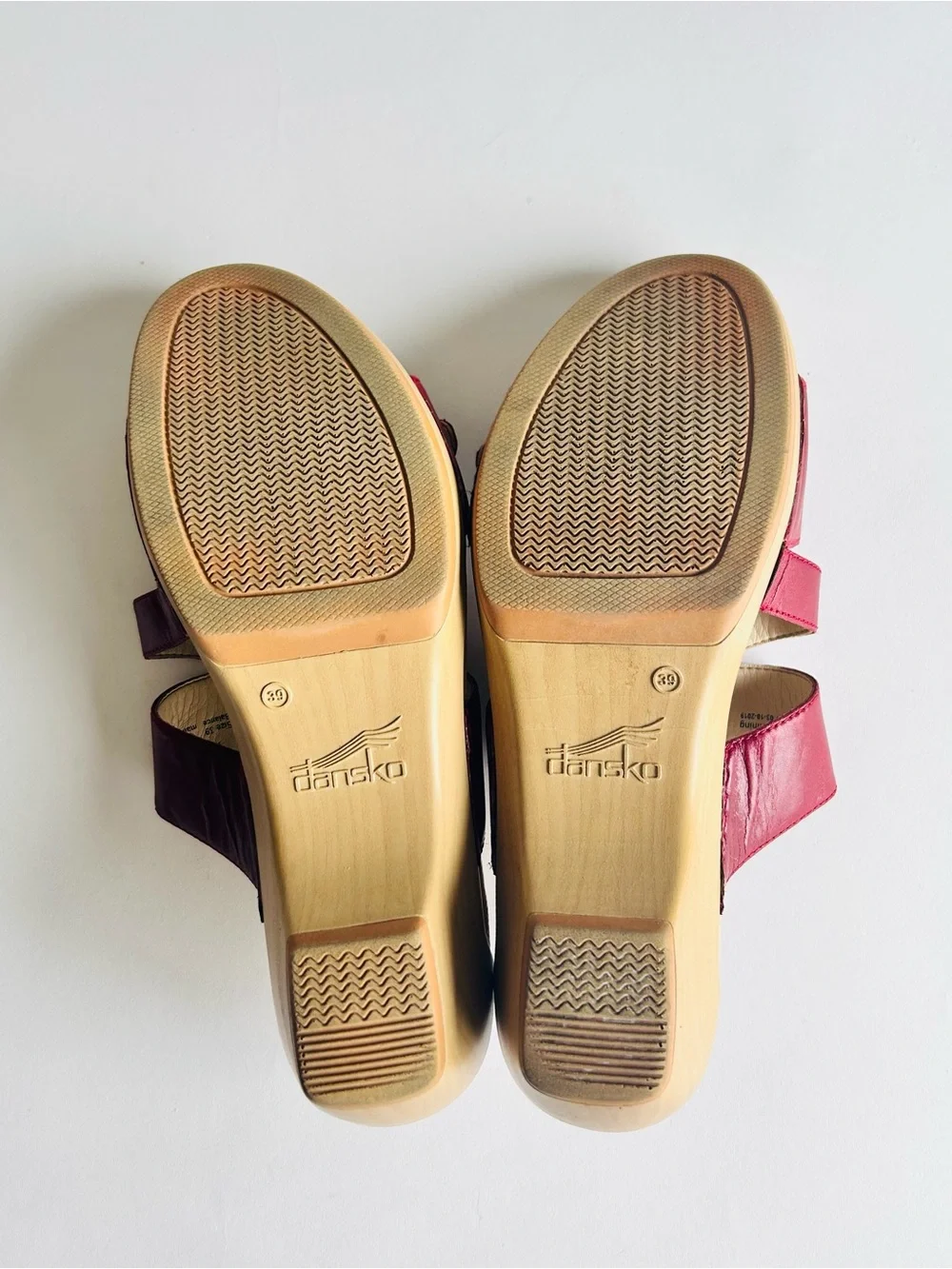 Dansko Burgundy Leather Rubber Outsole Clog Sandals size EUR 39, US 8.5 - Picture 10 of 15